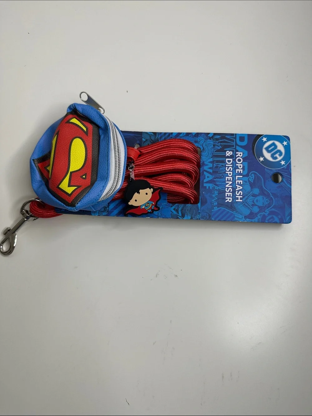 DC Superman Rope Leash with Logo Pouch in Blue, Red, Yellow - Picture 4 of 11